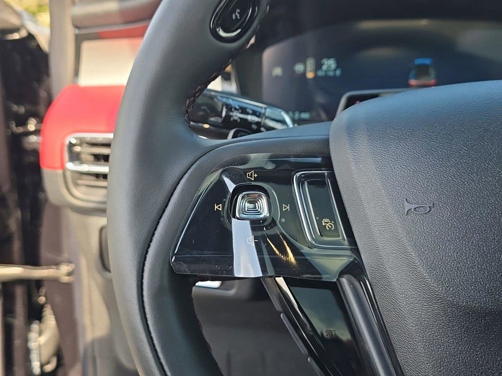 New 2025 Lincoln Corsair Reserve w/ Equipment Group 202A image 30