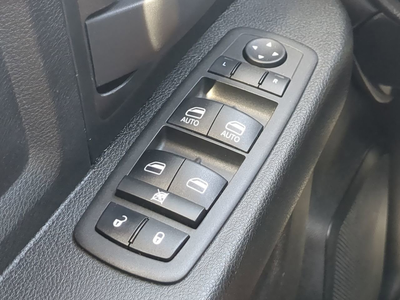 Used 2022 RAM 5500 Tradesman w/ Chrome Appearance Group image 20