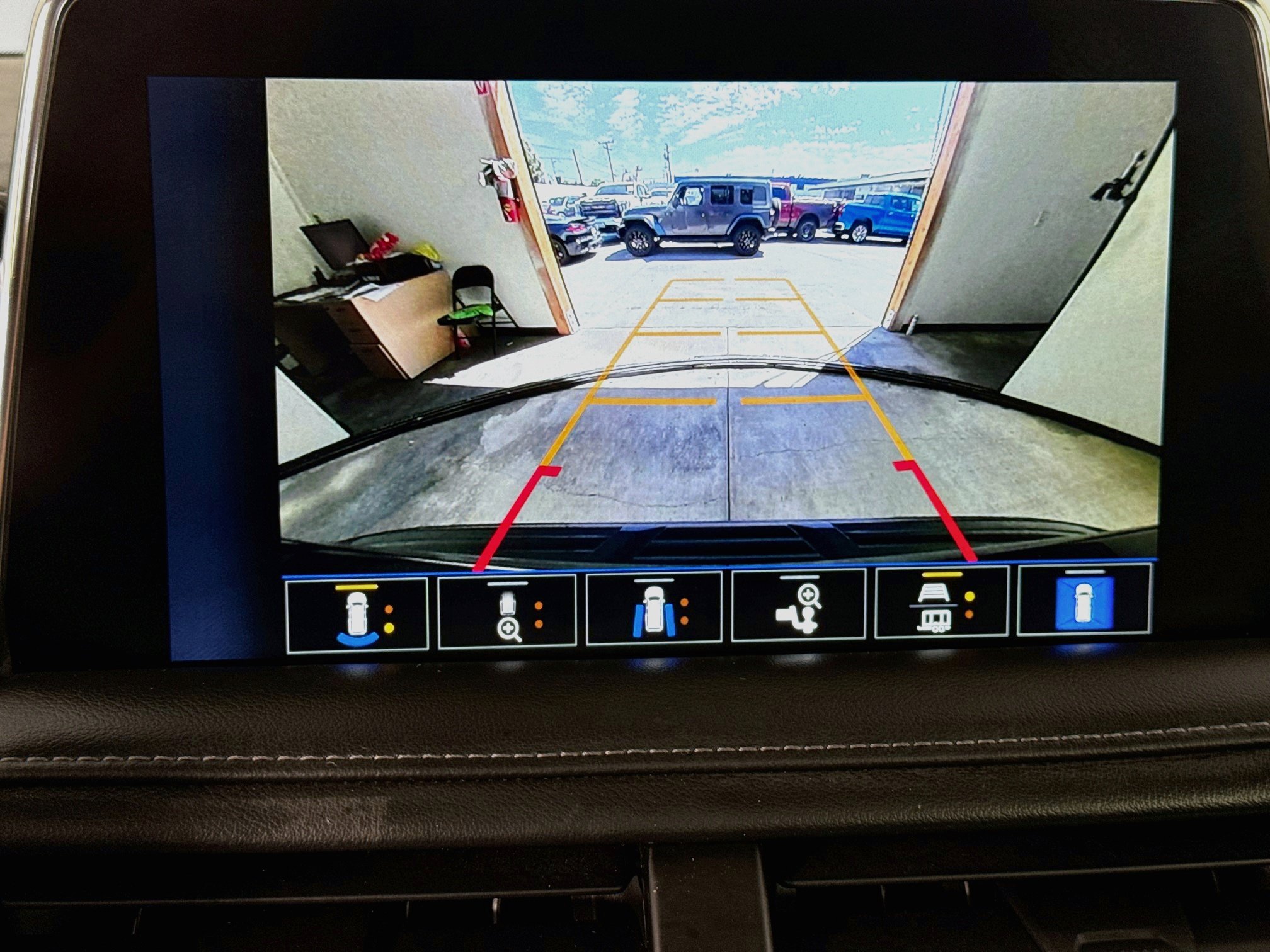Used 2022 Chevrolet Tahoe LT RWD image 16