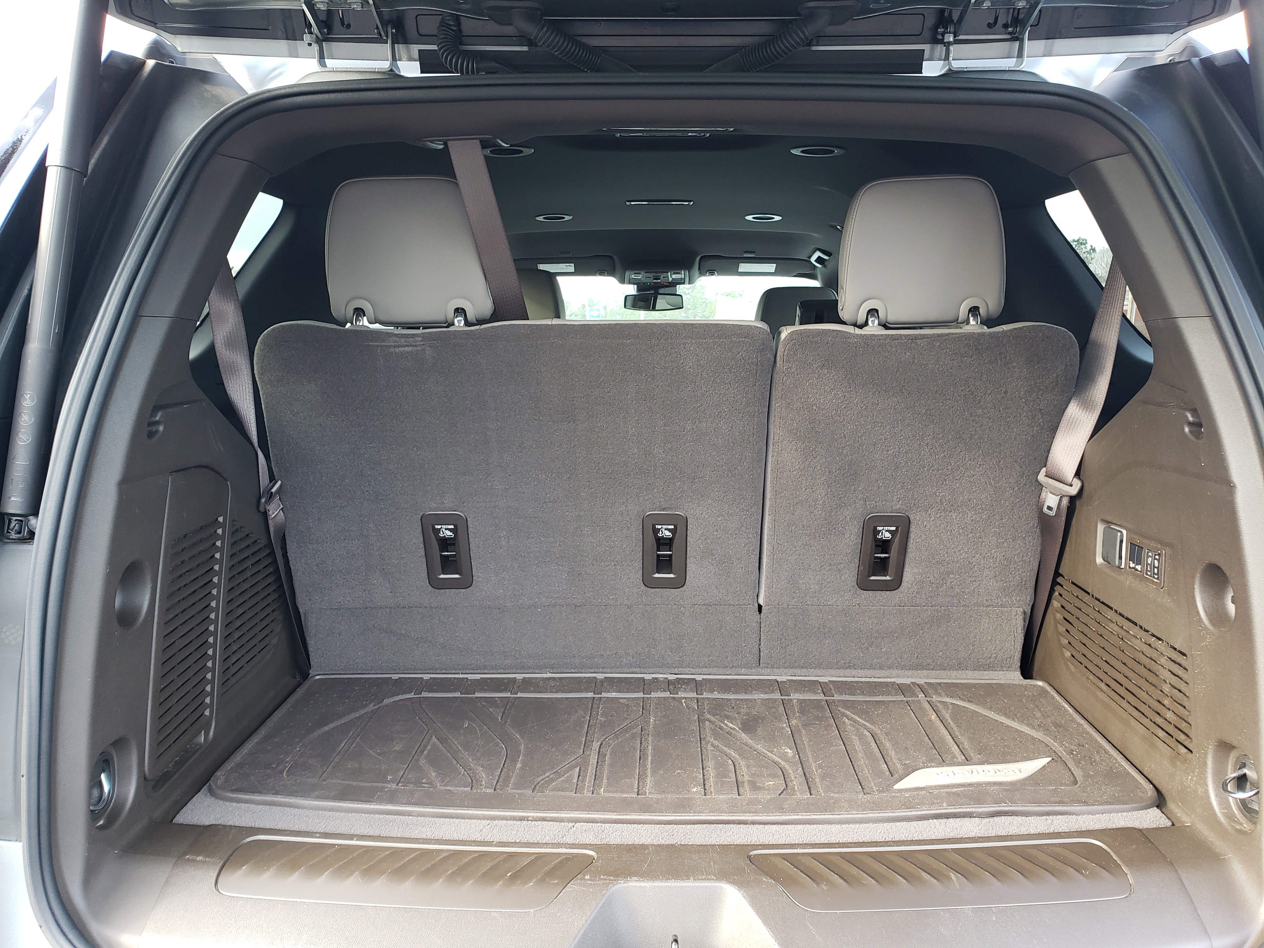 Used 2024 Chevrolet Tahoe LT w/ Luxury Package image 10