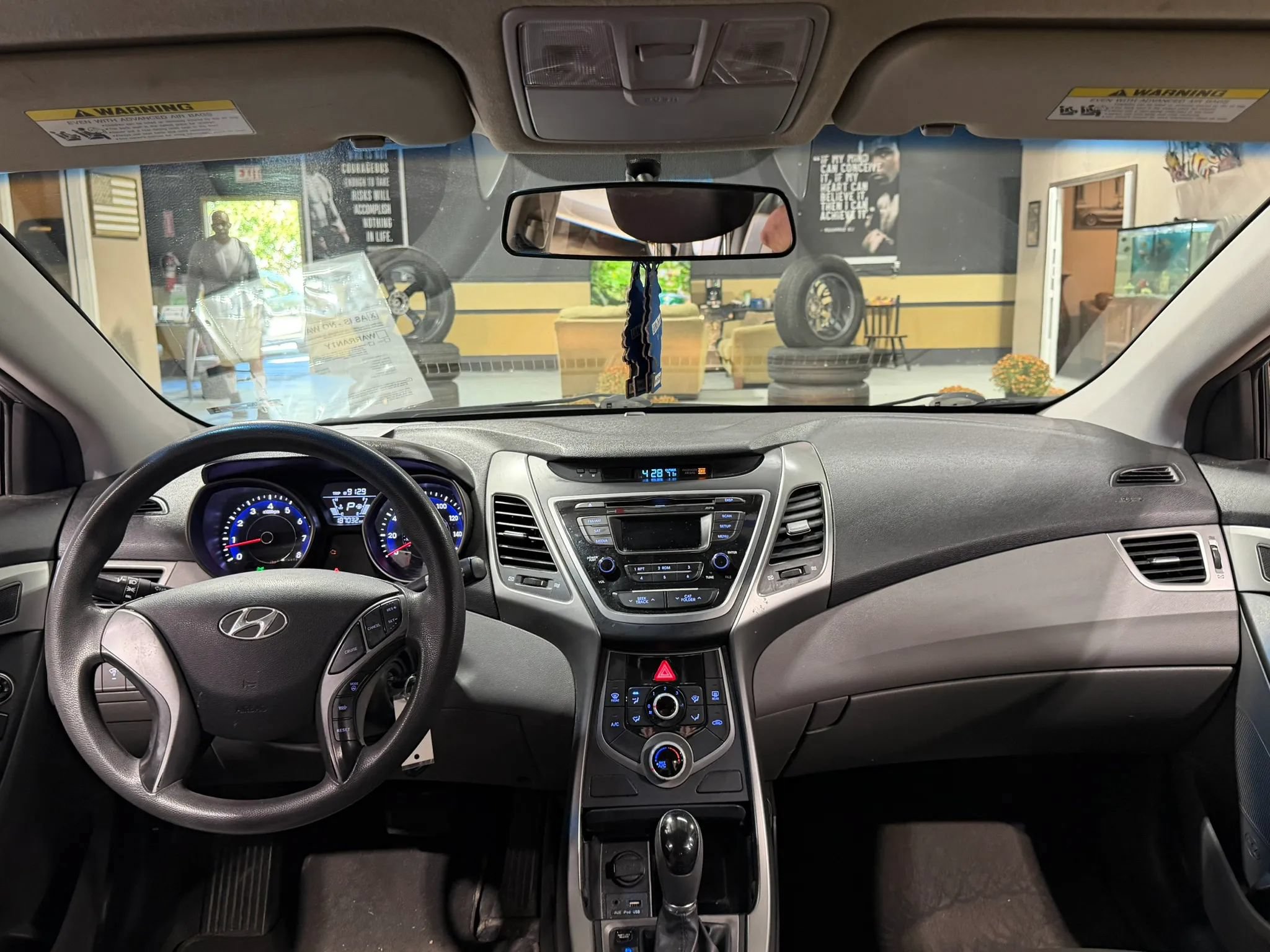 Used 2015 Hyundai Elantra SE FWD image 10