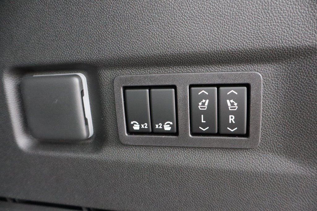 New 2026 Chevrolet Suburban Premier AWD/4WD image 30
