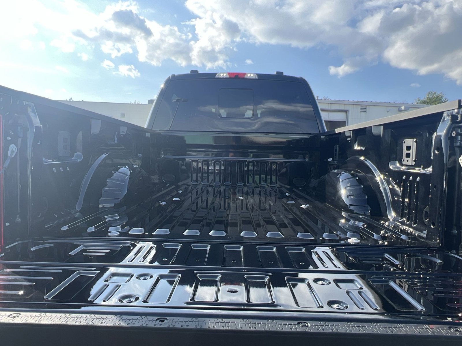 New 2026 Ford F250 Lariat w/ Tremor Off-Road Package image 25