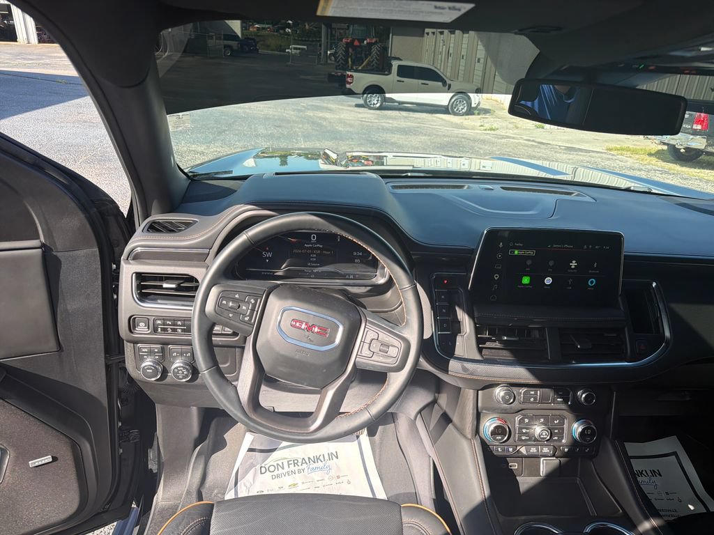 Used 2024 GMC Yukon XL AT4 w/ AT4 Premium Package AWD/4WD image 13