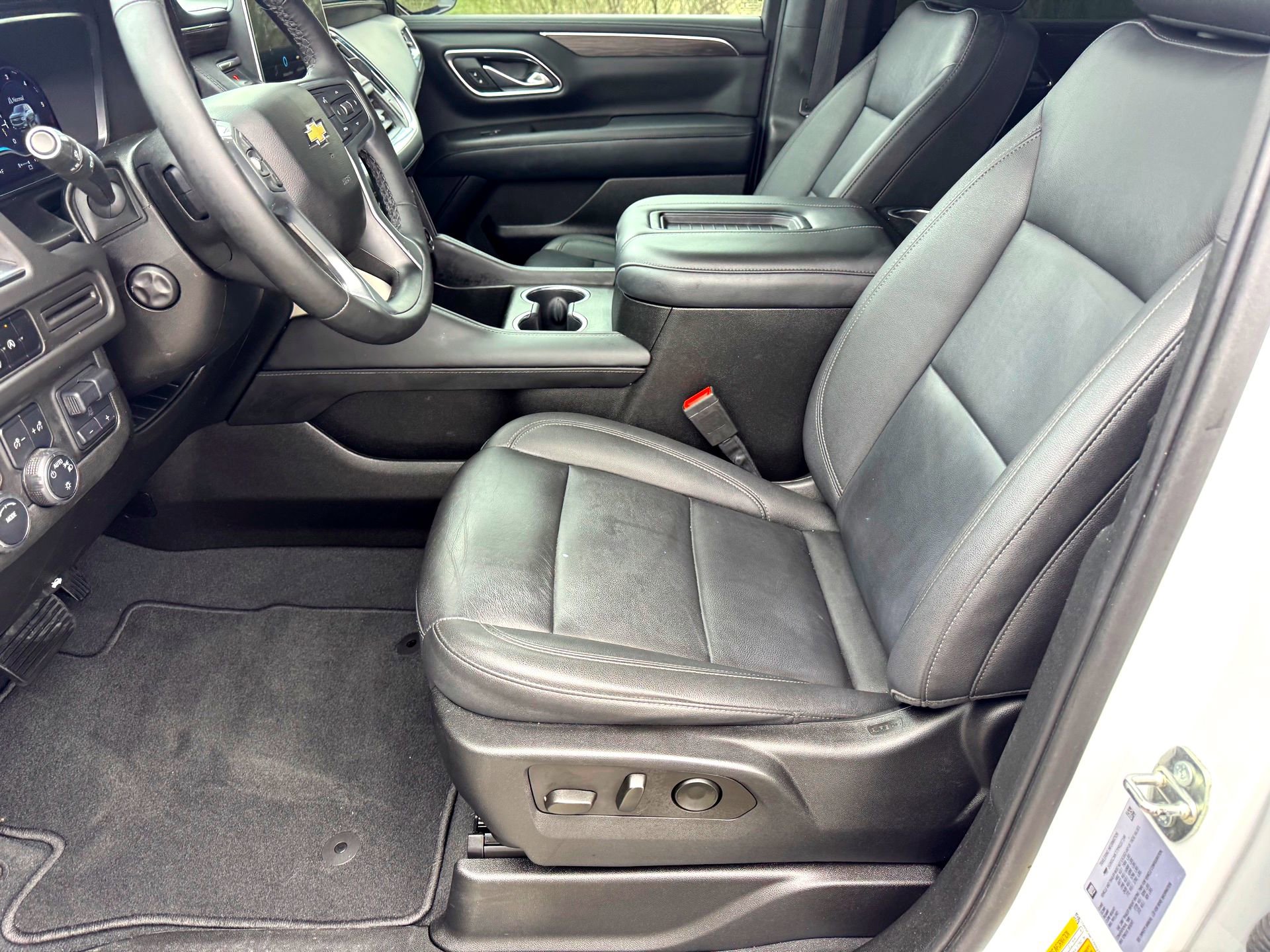 Used 2023 Chevrolet Tahoe LT w/ Luxury Package image 12