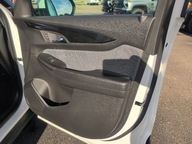 Used 2025 Chevrolet TrailBlazer LT w/ LT Cold Weather Package FWD image 38