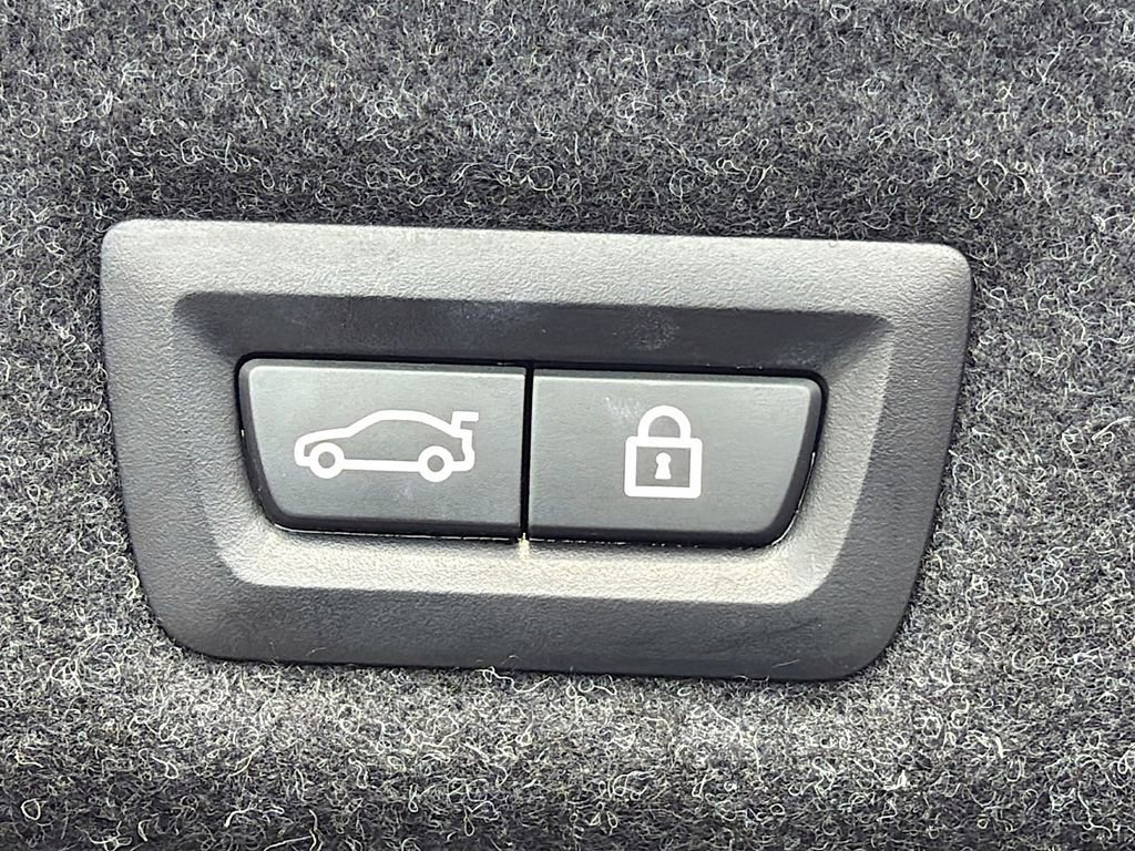 Used 2021 BMW 540i w/ Premium Package RWD image 13
