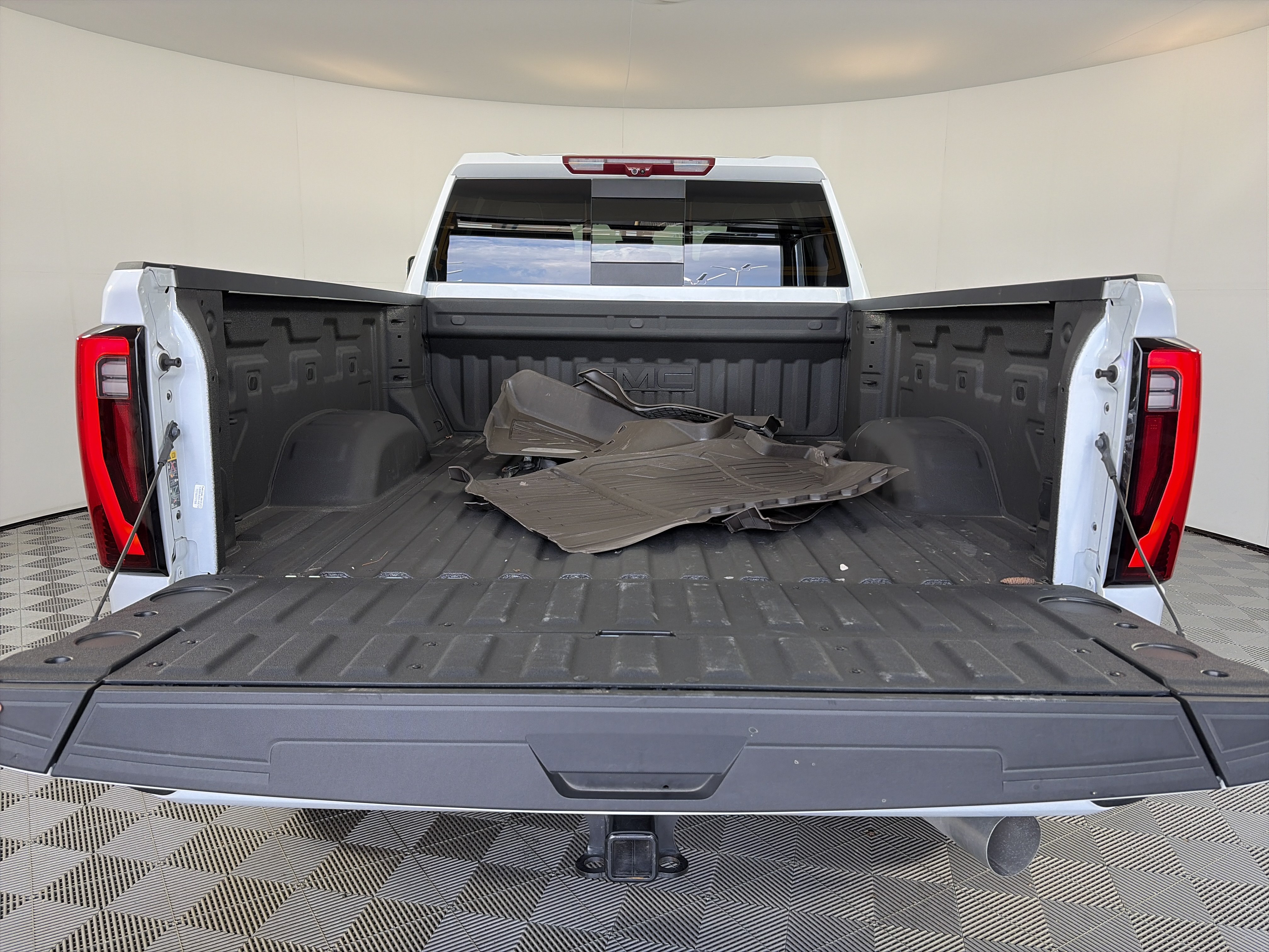 Certified 2026 GMC Sierra 2500 Denali w/ Technology Package AWD/4WD image 14