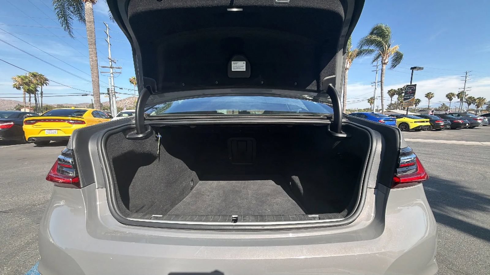 Used 2022 BMW 740i w/ Premium Package RWD image 15