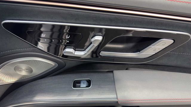 Used 2022 Mercedes-Benz EQS 580 4MATIC Sedan image 15
