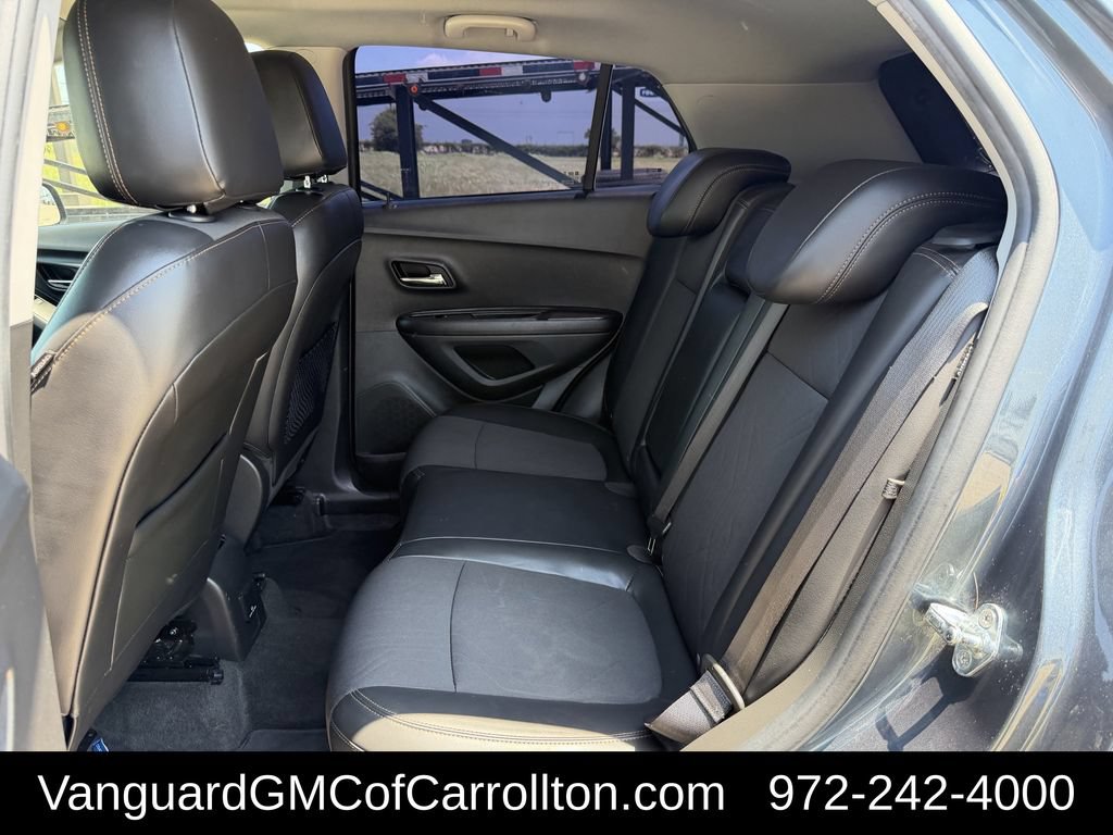 Used 2021 Chevrolet Trax LT w/ LT Convenience Package FWD image 28