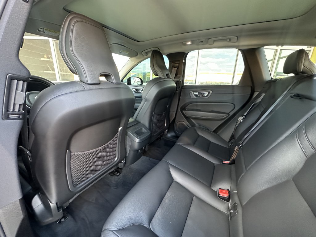 Used 2023 Volvo XC60 B5 Plus w/ Climate Package AWD/4WD image 33