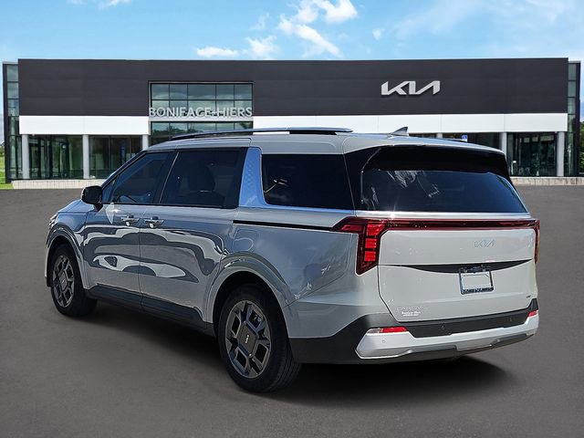 Certified 2025 Kia Carnival EX FWD image 4