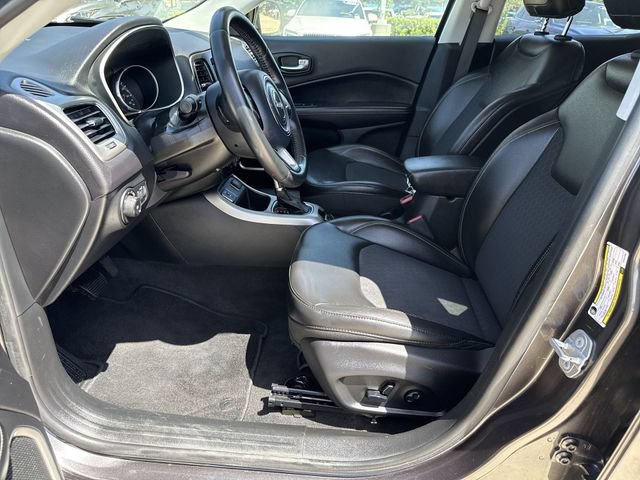Used 2018 Jeep Compass Latitude w/ Popular Equipment Group FWD image 18
