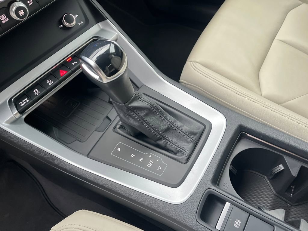 Used 2024 Audi Q3 2.0T Premium image 25