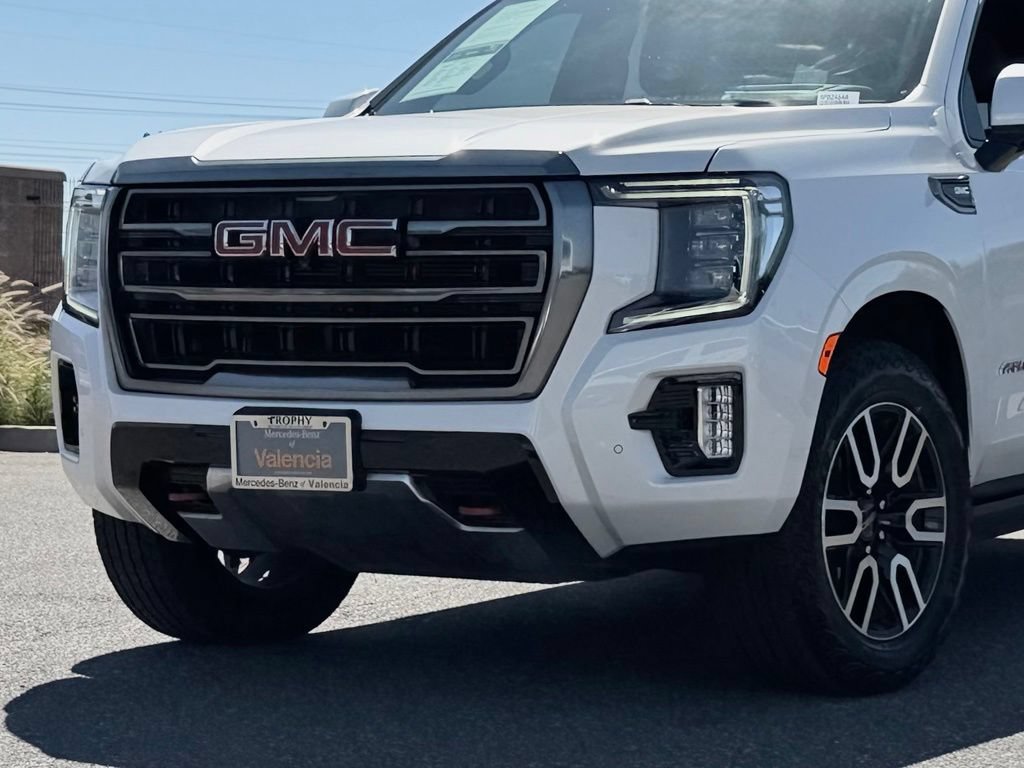 Used 2023 GMC Yukon AT4 w/ AT4 Premium Package AWD/4WD image 3