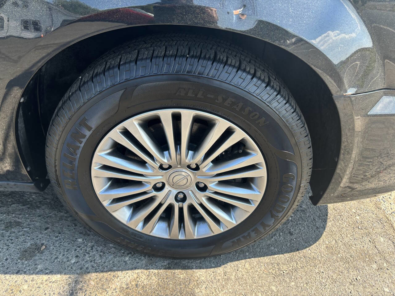 Used 2015 Chrysler Town & Country Touring-L w/ Driver Convenience Group FWD image 20