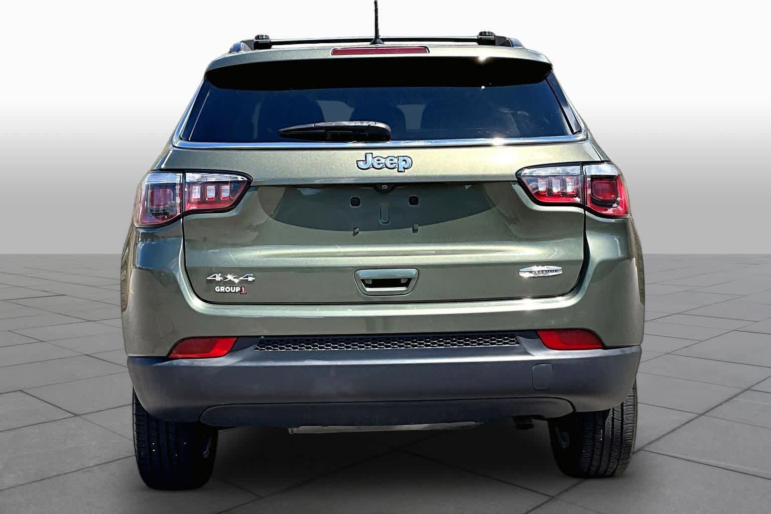 Used 2018 Jeep Compass Latitude AWD/4WD image 5