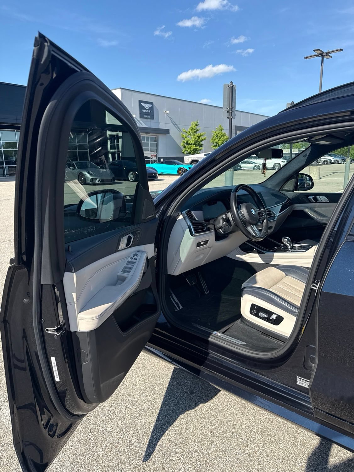 Used 2019 BMW X7 xDrive40i w/ Premium Package AWD/4WD image 2