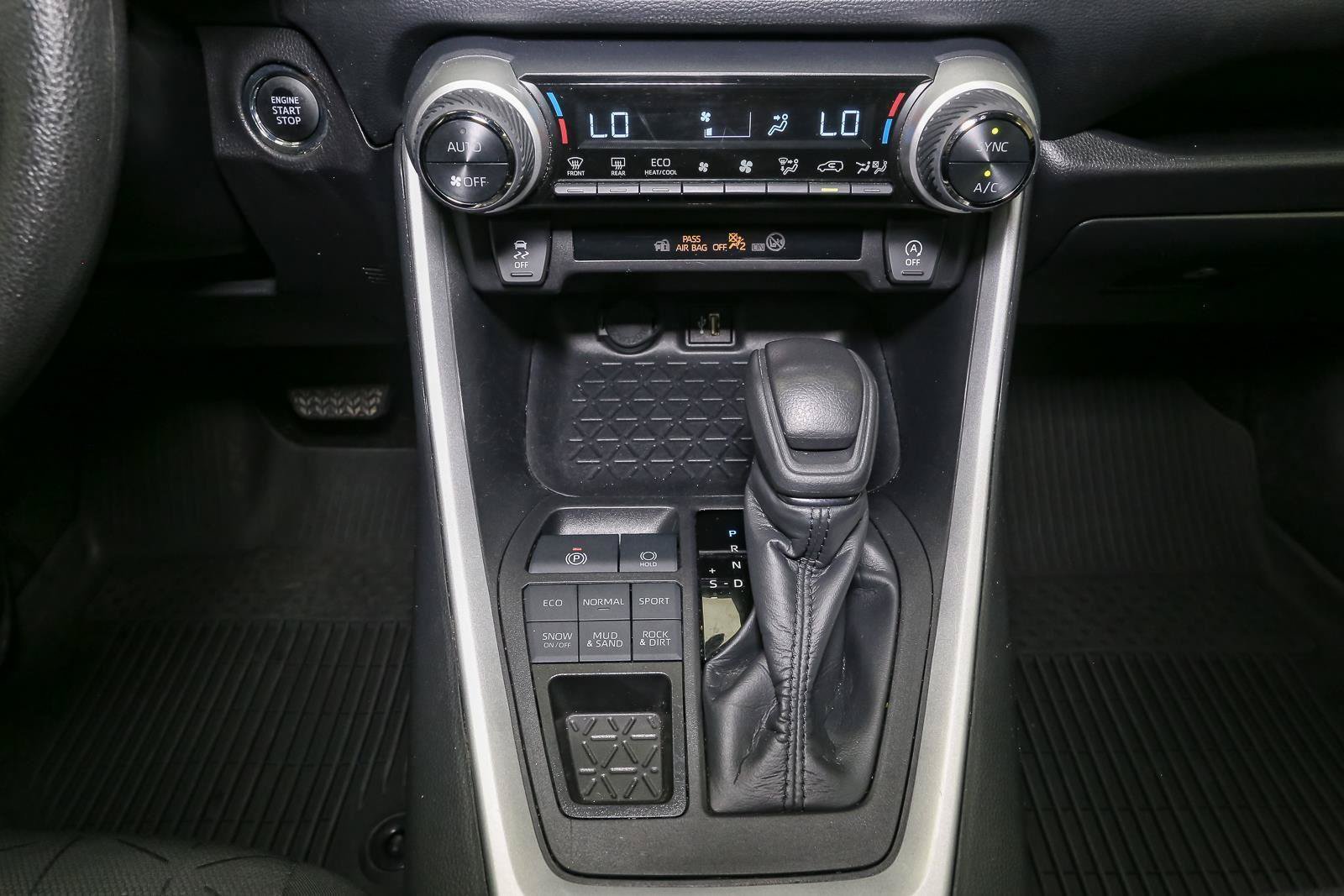 Certified 2025 Toyota RAV4 XLE AWD/4WD image 31