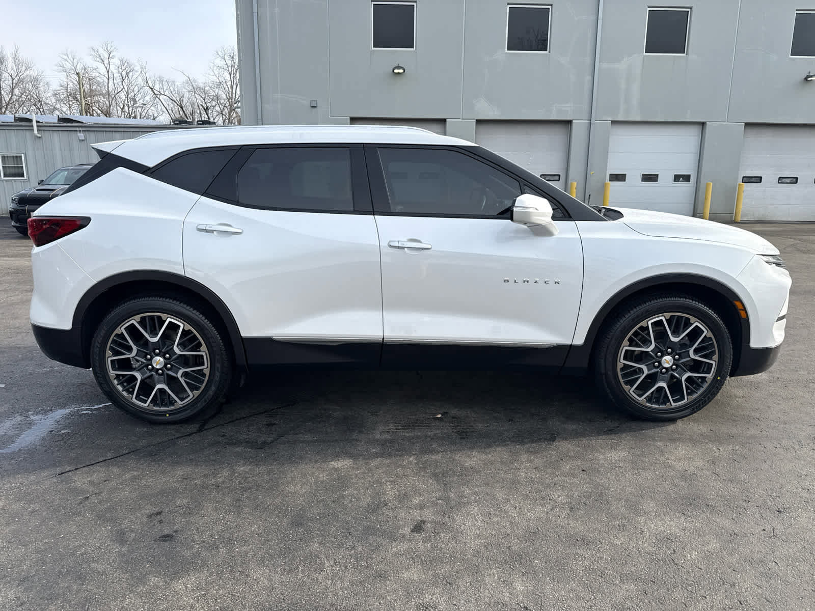 Used 2024 Chevrolet Blazer Premier w/ Driver Confidence II Package image 2