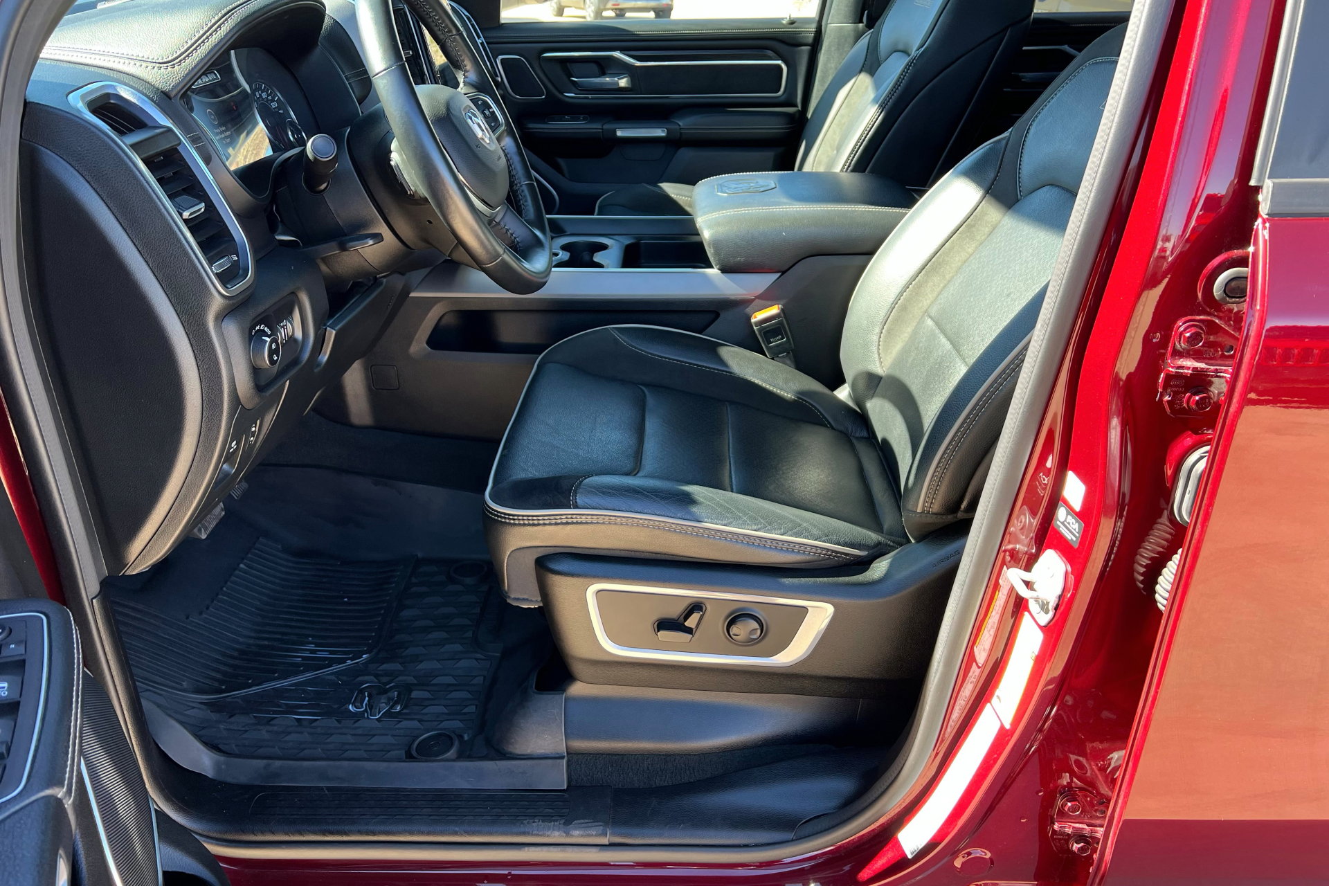 Certified 2023 RAM 1500 Laramie image 17