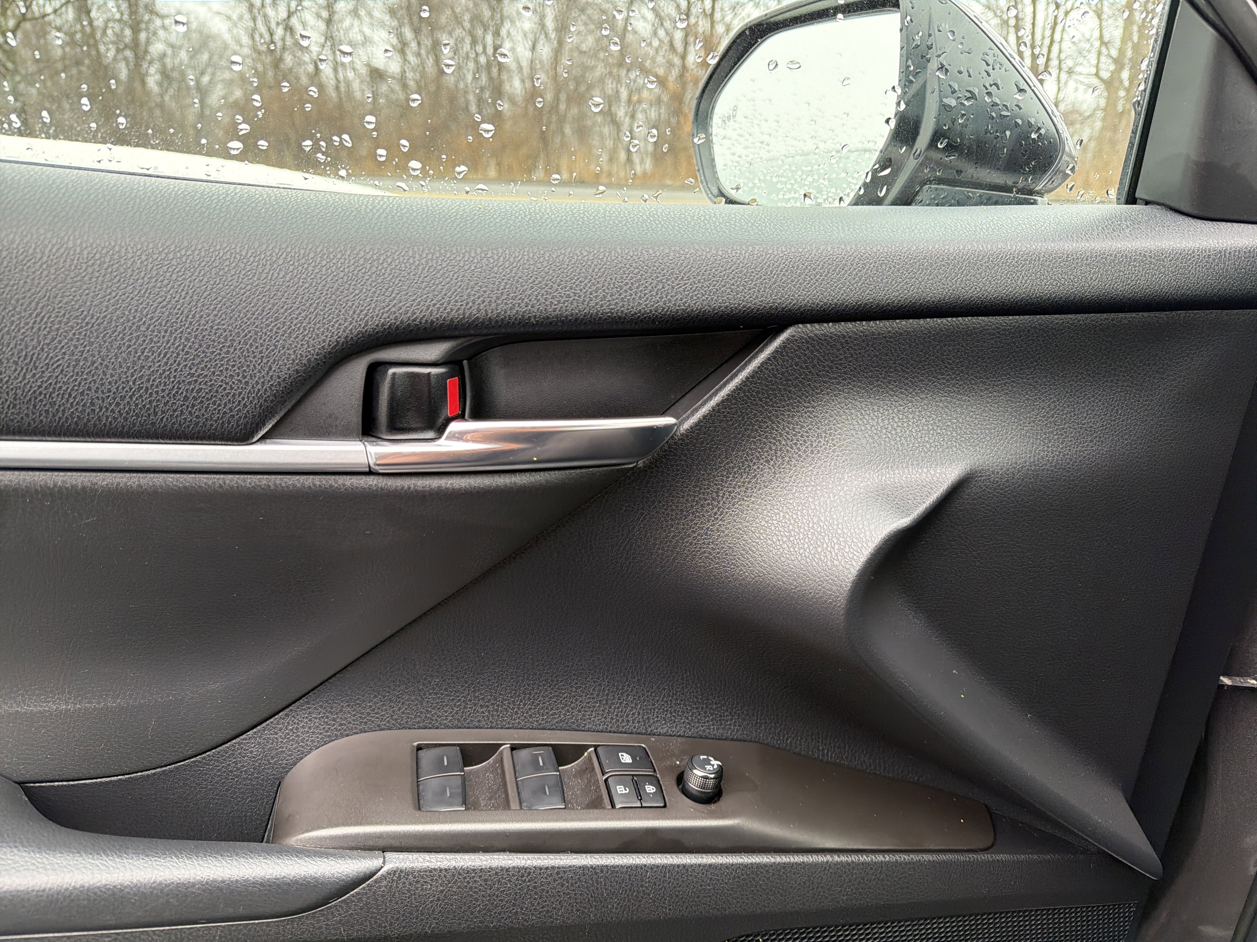 Used 2023 Toyota Camry SE w/ Cold Weather Package image 15