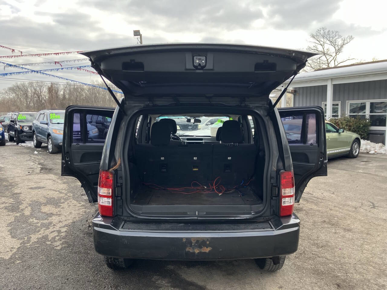 Used 2011 Jeep Liberty Sport image 21