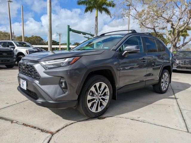 Used 2022 Toyota RAV4 XLE Premium image 7