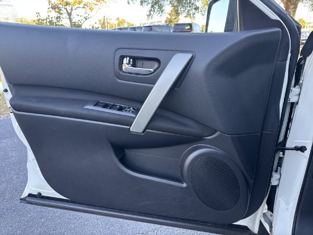 Used 2015 Nissan Rogue S w/ Convenience Package FWD image 25