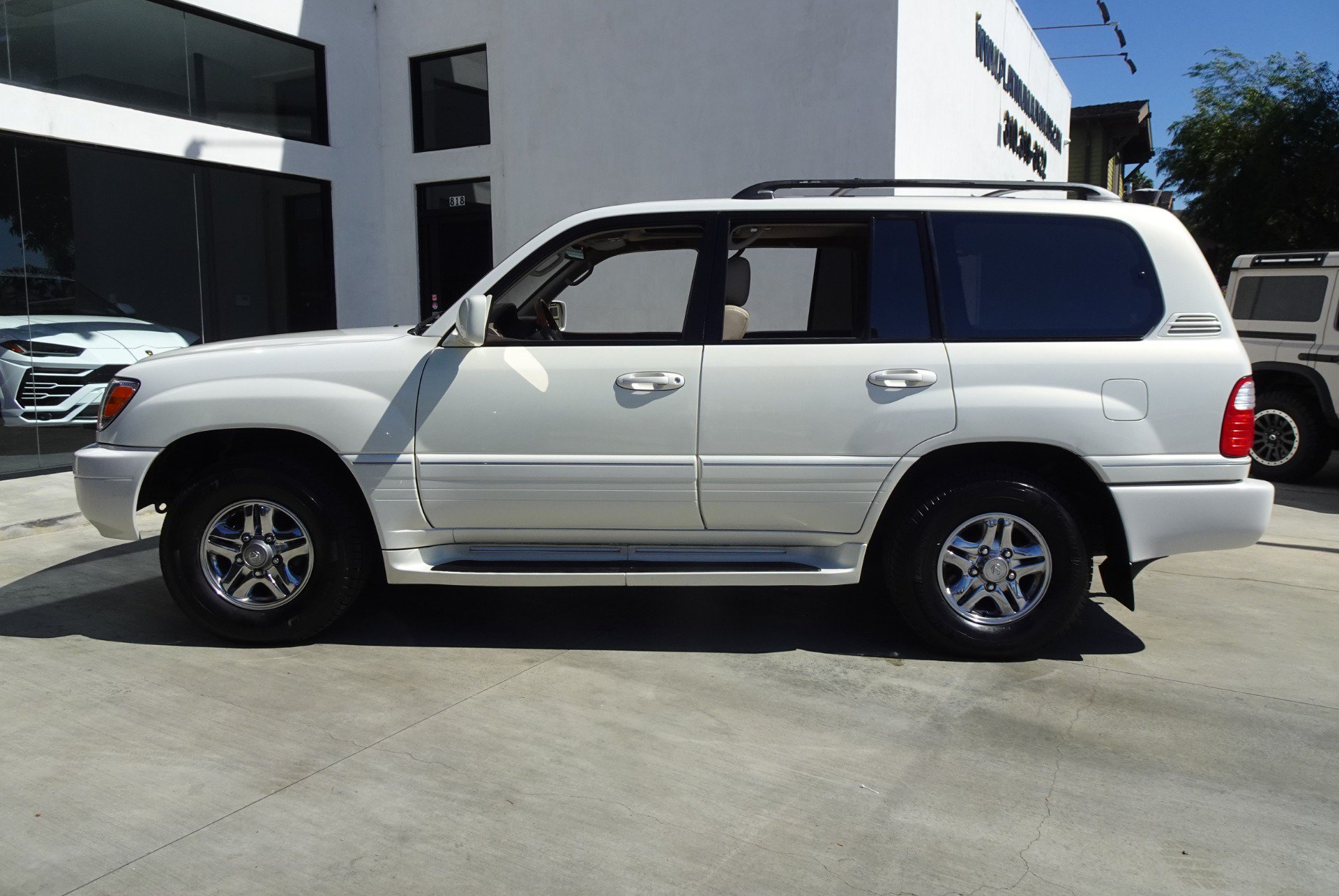 Used 2001 Lexus LX 470 4WD image 3