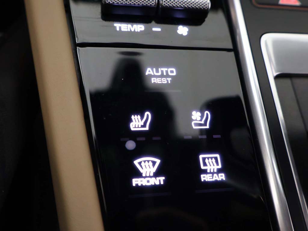 Used 2022 Porsche Cayenne GTS image 55