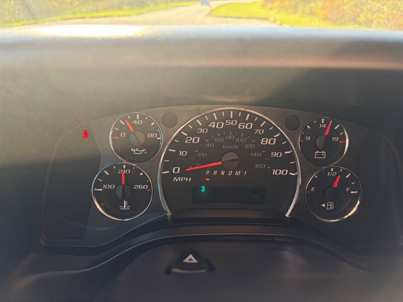 Used 2017 Chevrolet Express 3500 LT w/ LT Preferred Equipment Group RWD image 13