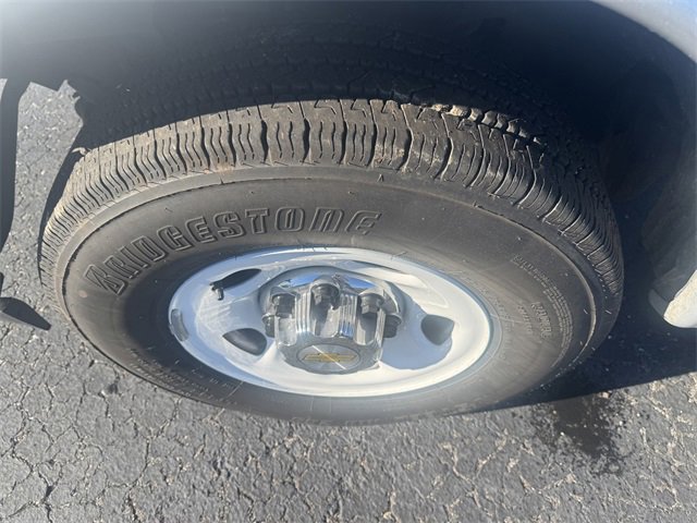 Used 2025 Chevrolet Express 3500 Extended w/ Driver Convenience Package image 12