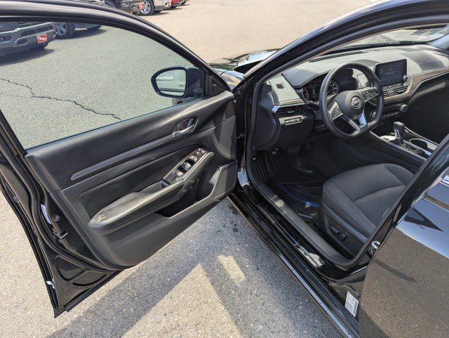Used 2023 Nissan Altima 2.5 SV FWD image 9
