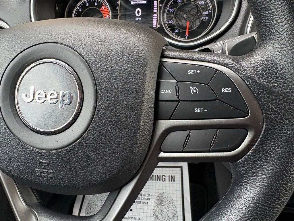 Used 2019 Jeep Cherokee Latitude w/ Popular Appearance Group image 27