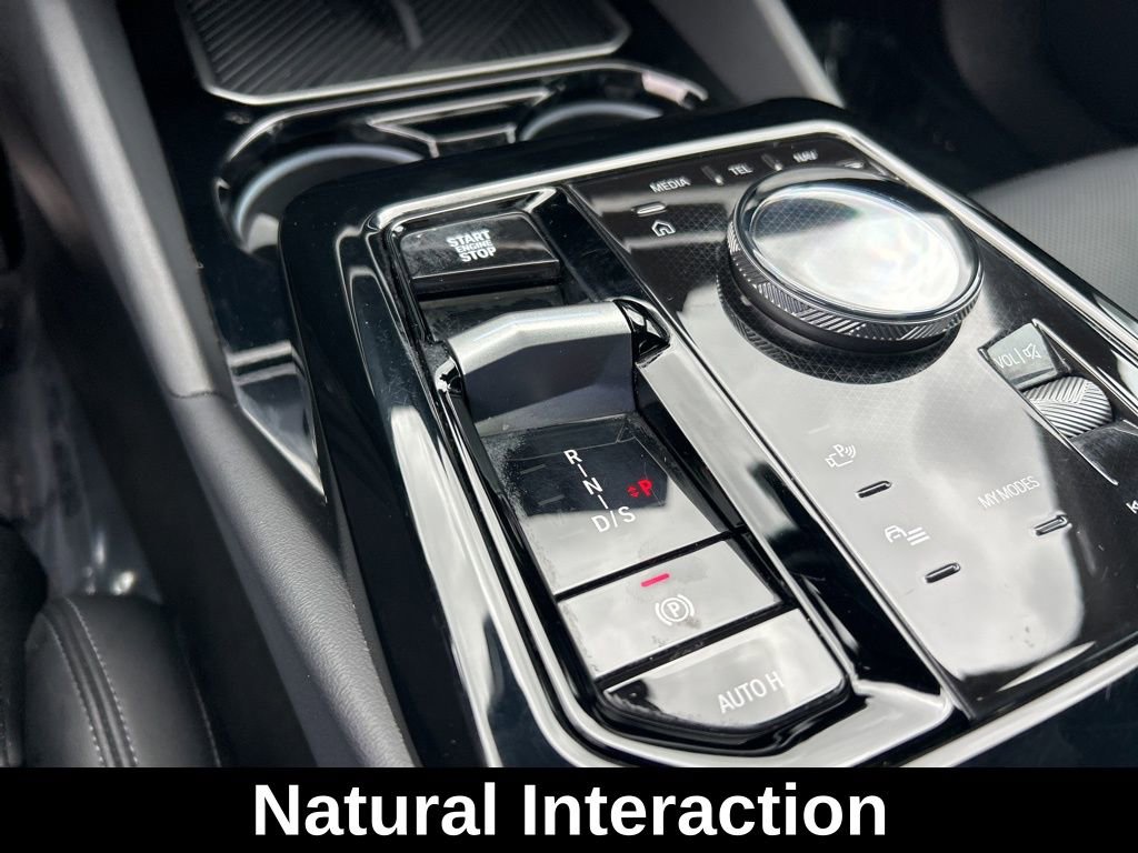 Used 2025 BMW 530i image 15