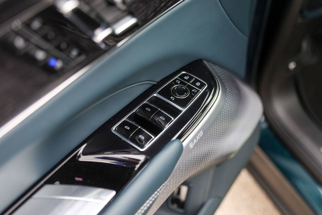 Certified 2024 Cadillac Lyriq Luxury w/ Nappa Leather Package image 22