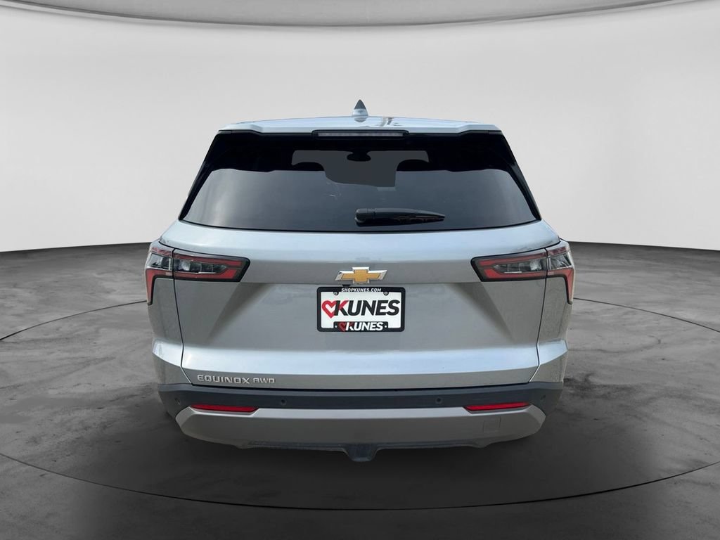 Used 2025 Chevrolet Equinox LT AWD/4WD image 9