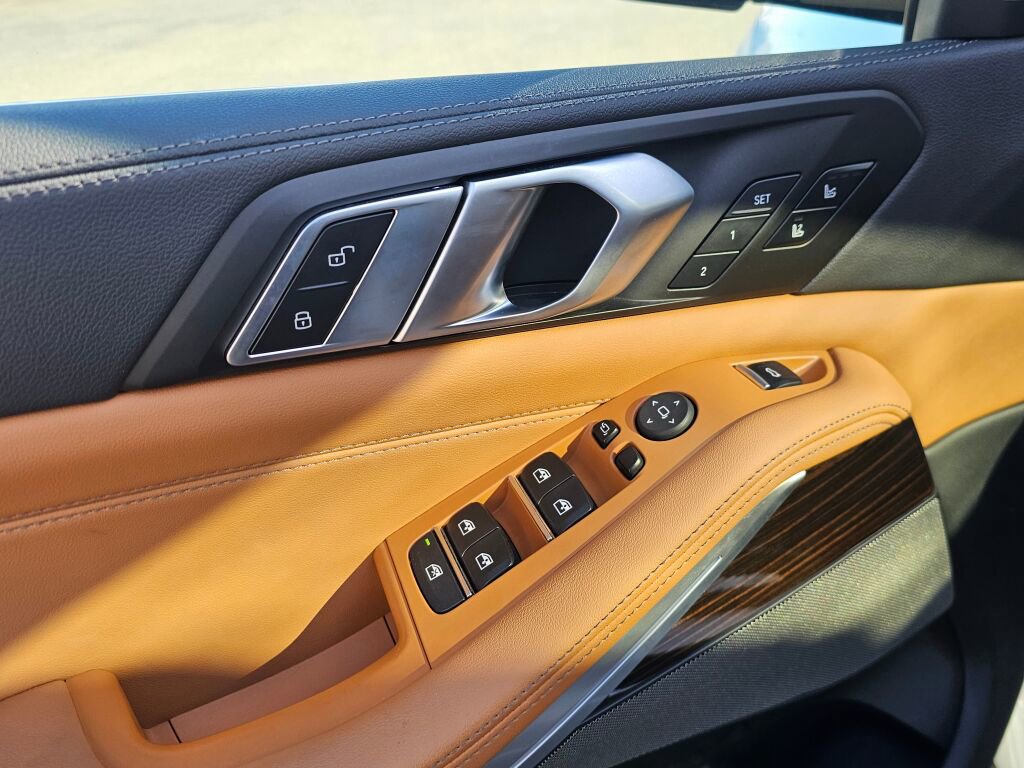 Used 2023 BMW X5 xDrive40i w/ Executive Package image 28