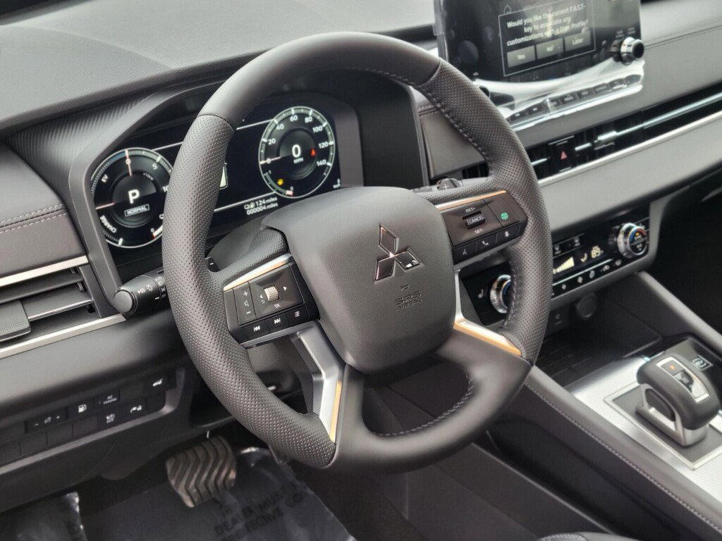 New 2025 Mitsubishi Outlander SEL image 19