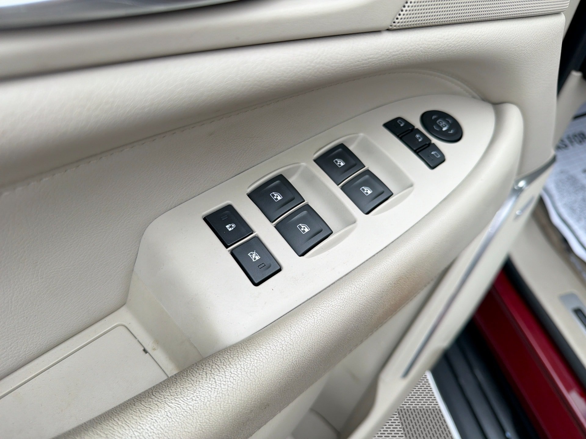Used 2018 Cadillac Escalade Luxury RWD image 15