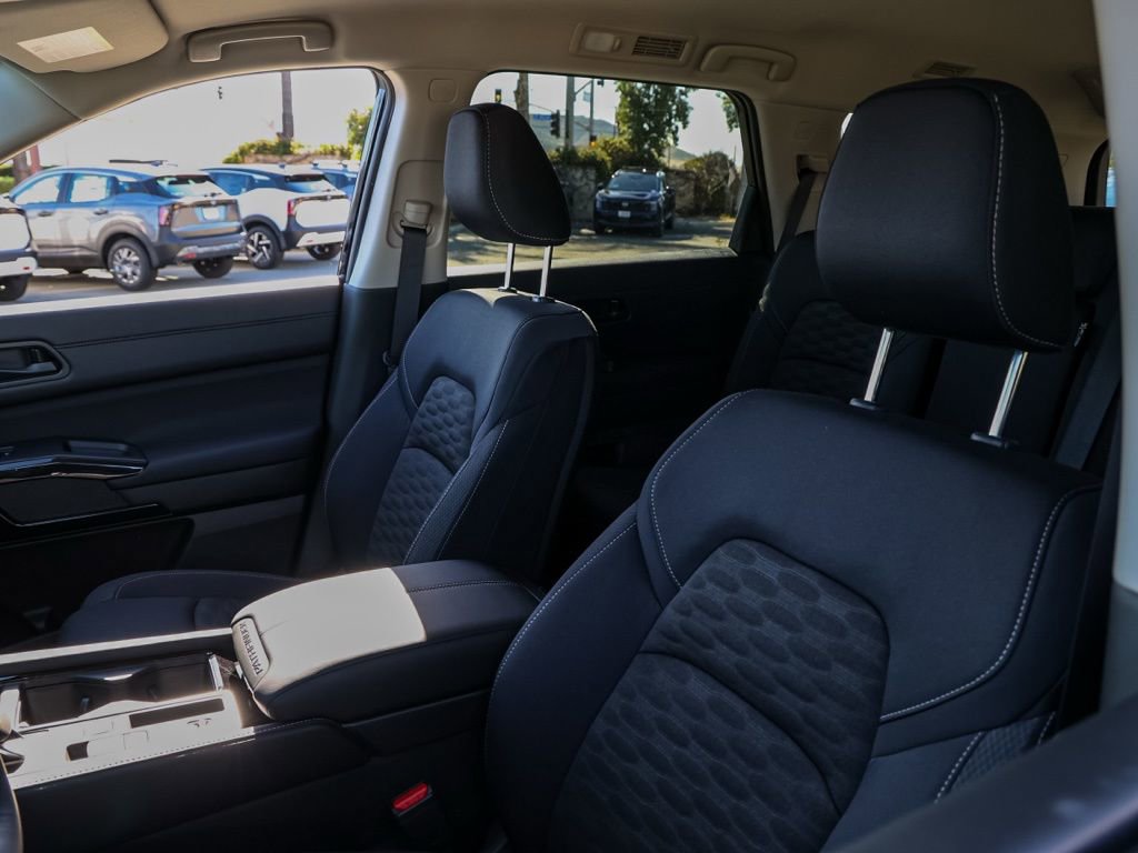 New 2026 Nissan Pathfinder SV image 15
