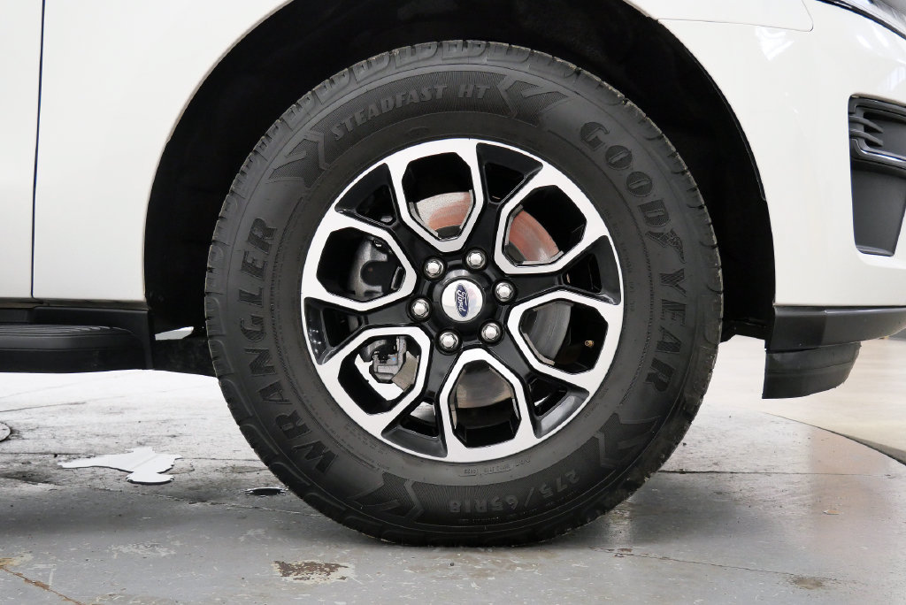 Used 2022 Ford Expedition XLT AWD/4WD image 36