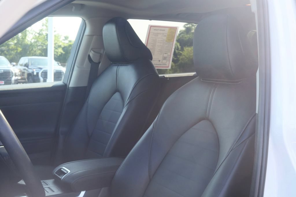 Used 2025 Toyota Highlander XLE AWD/4WD image 20
