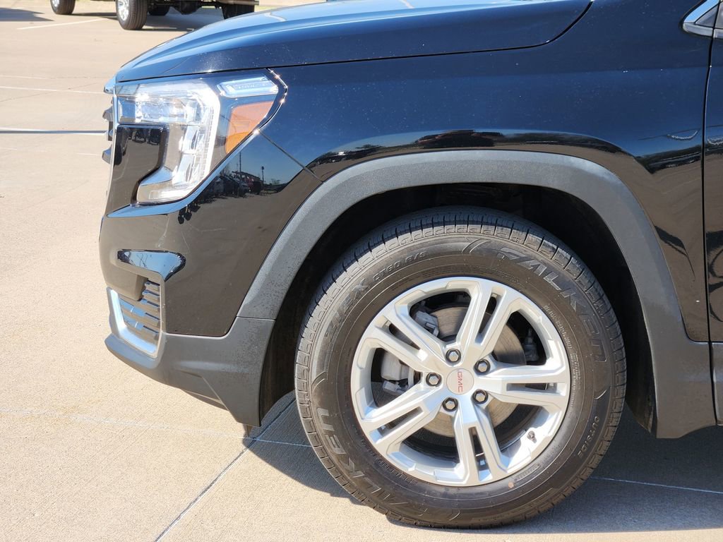 Used 2022 GMC Terrain SLE w/ Driver Convenience Package image 10