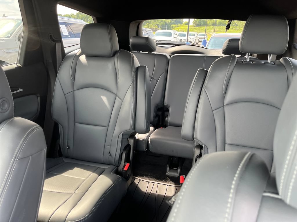 Used 2022 Buick Enclave Essence w/ Sport Touring Edition FWD image 13