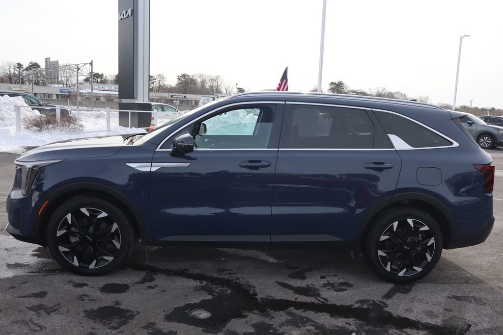 Used 2025 Kia Sorento SX image 8
