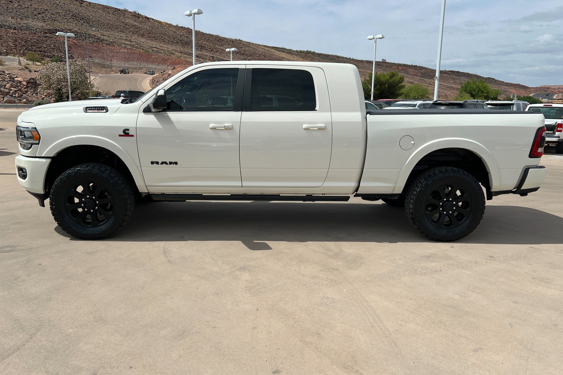 Used 2022 RAM 2500 Laramie AWD/4WD image 2