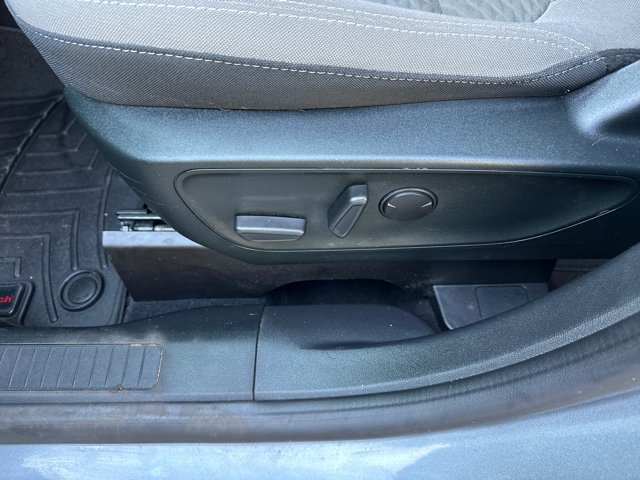 Used 2022 Ford Escape SE w/ SE Sport Appearance Package image 28